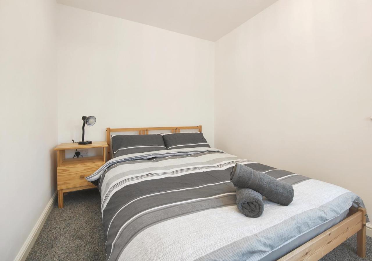 The Metcombe - Bright Townhouse With Free Parking 10 Minutes Walk To Coop Live Vila Manchester Exterior foto