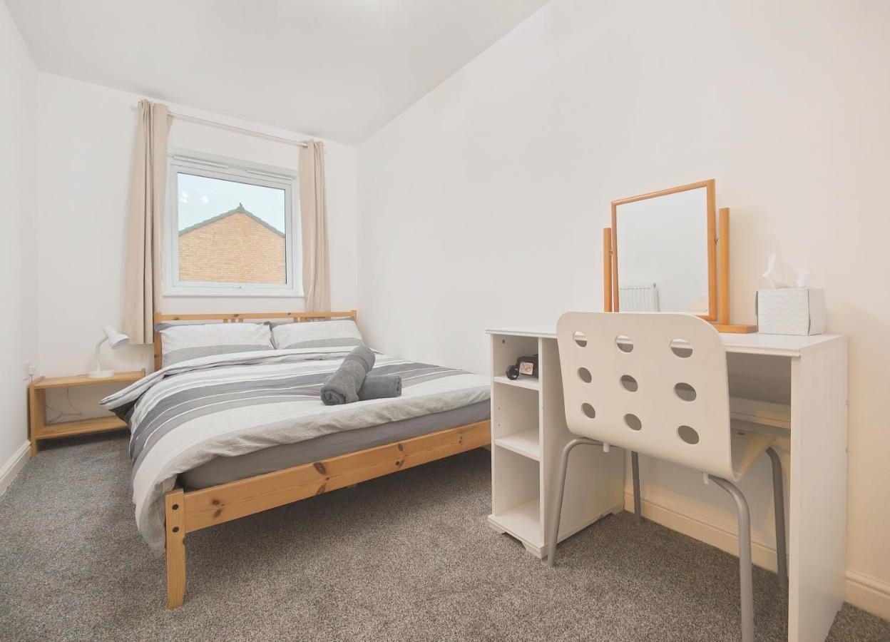 The Metcombe - Bright Townhouse With Free Parking 10 Minutes Walk To Coop Live Vila Manchester Exterior foto